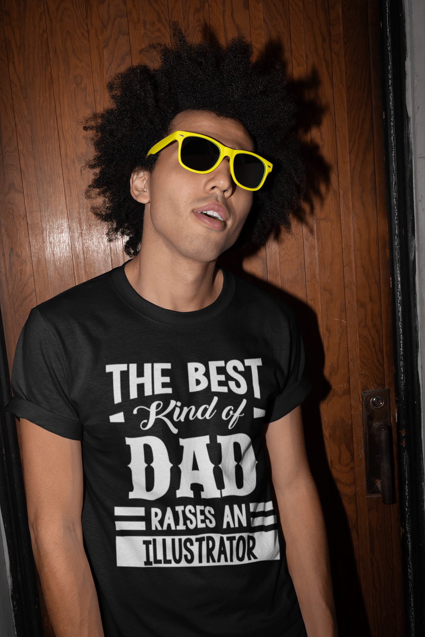 ULTRABASIC Men's Graphic T-Shirt Dad Raises an Illustrator